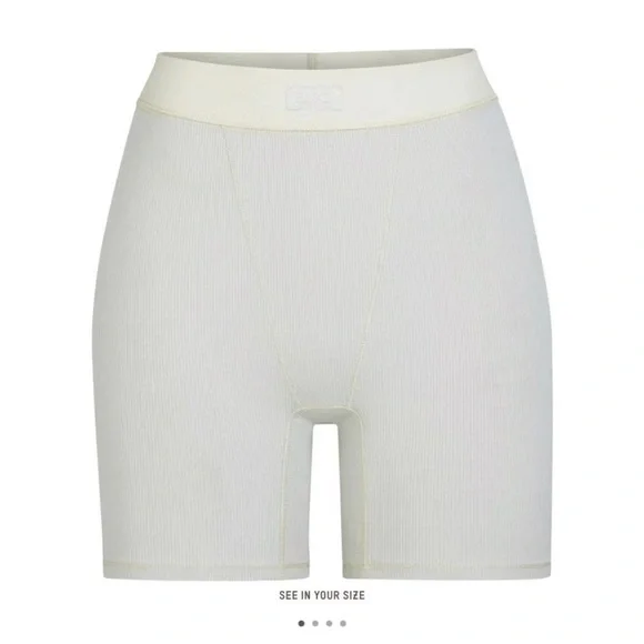 SKIMS Women's Boxer Shorts - Picture 1 of 2